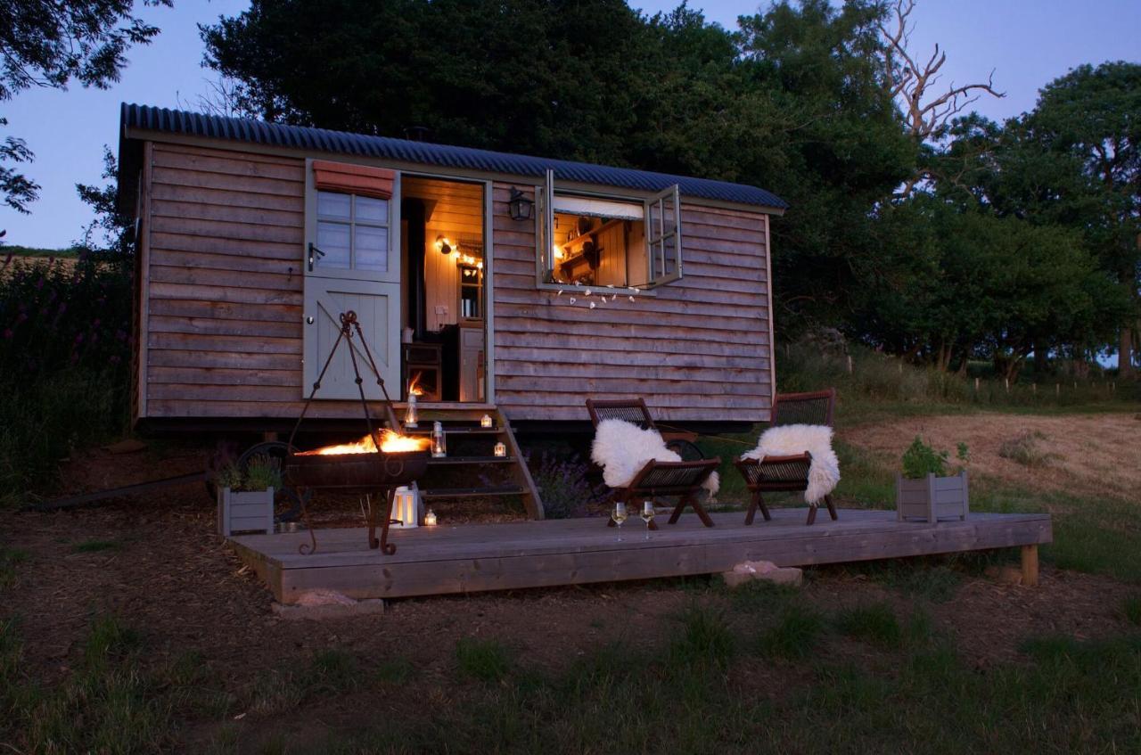 Tilbury Shepherd Huts With Hot Tubs Plus Holiday Cottages West Bagborough Eksteriør bilde