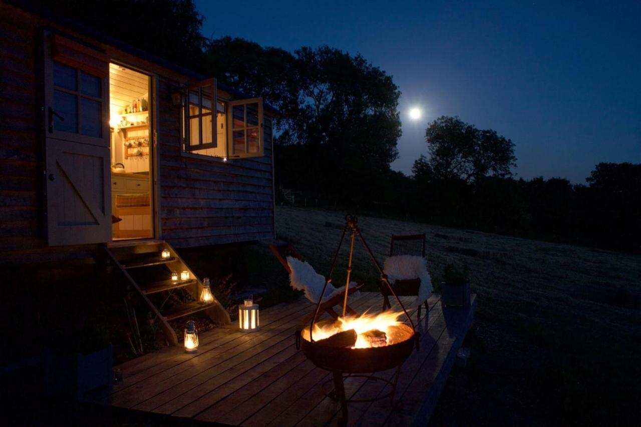Tilbury Shepherd Huts With Hot Tubs Plus Holiday Cottages West Bagborough Eksteriør bilde
