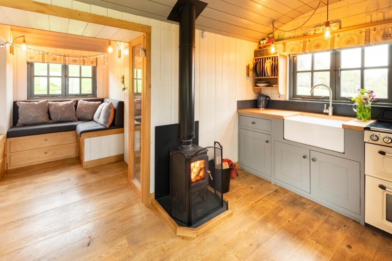 Tilbury Shepherd Huts With Hot Tubs Plus Holiday Cottages West Bagborough Eksteriør bilde
