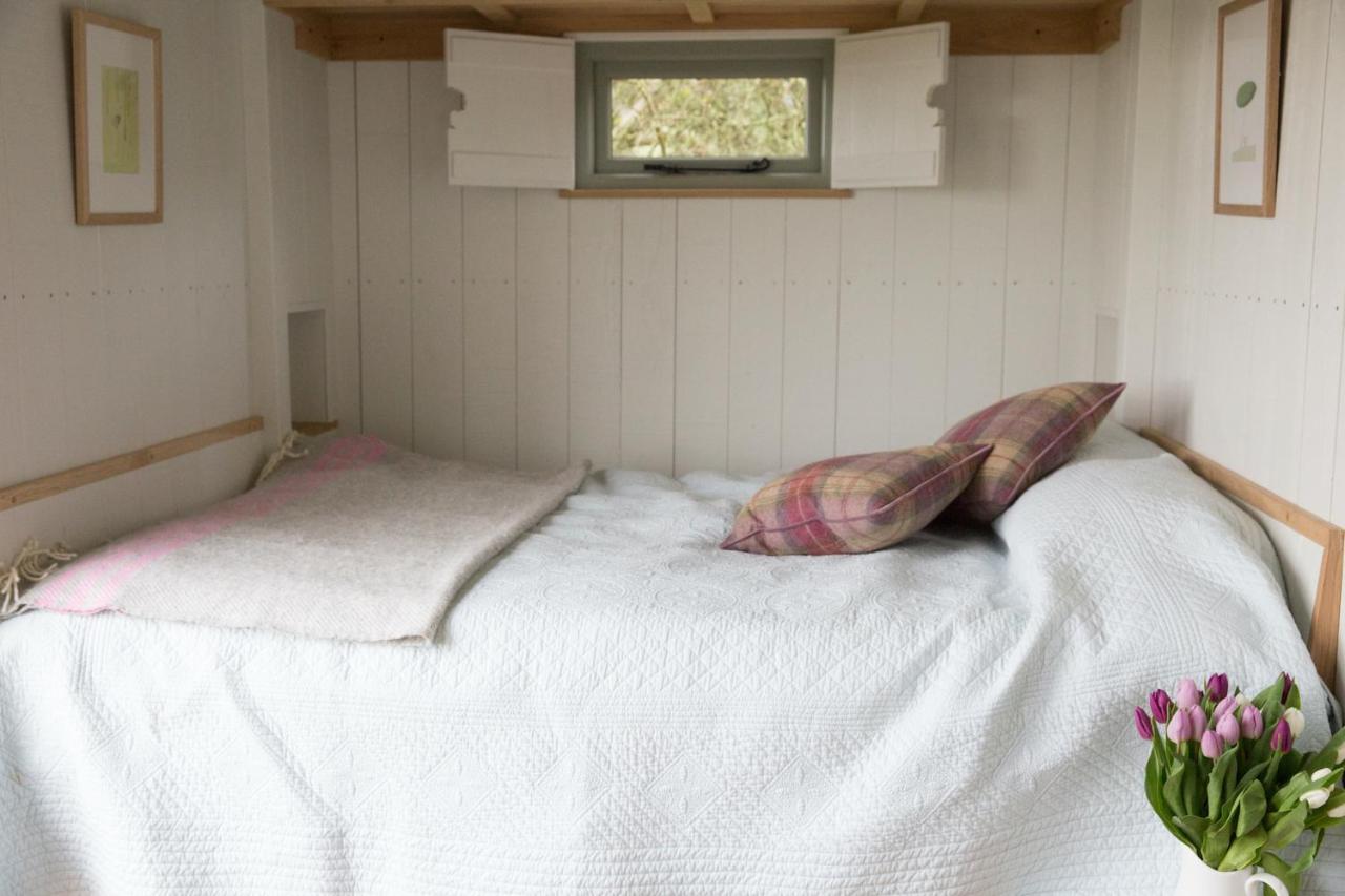 Tilbury Shepherd Huts With Hot Tubs Plus Holiday Cottages West Bagborough Eksteriør bilde