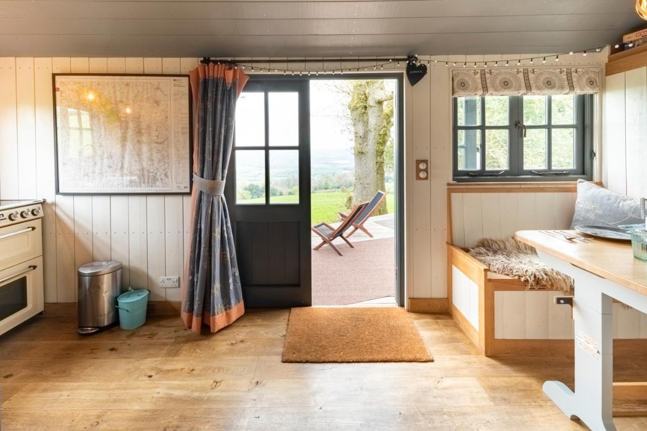 Tilbury Shepherd Huts With Hot Tubs Plus Holiday Cottages West Bagborough Eksteriør bilde