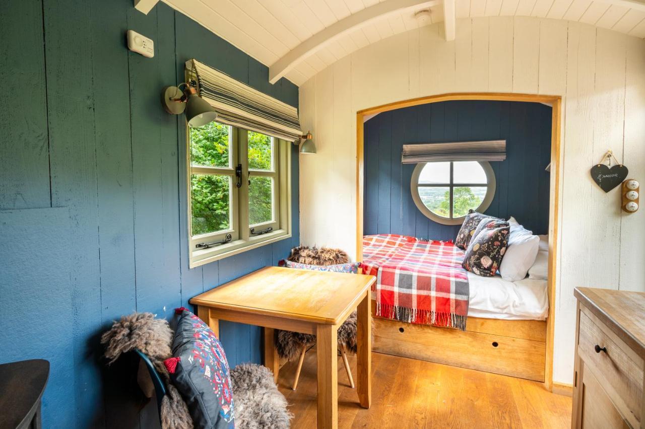 Tilbury Shepherd Huts With Hot Tubs Plus Holiday Cottages West Bagborough Eksteriør bilde