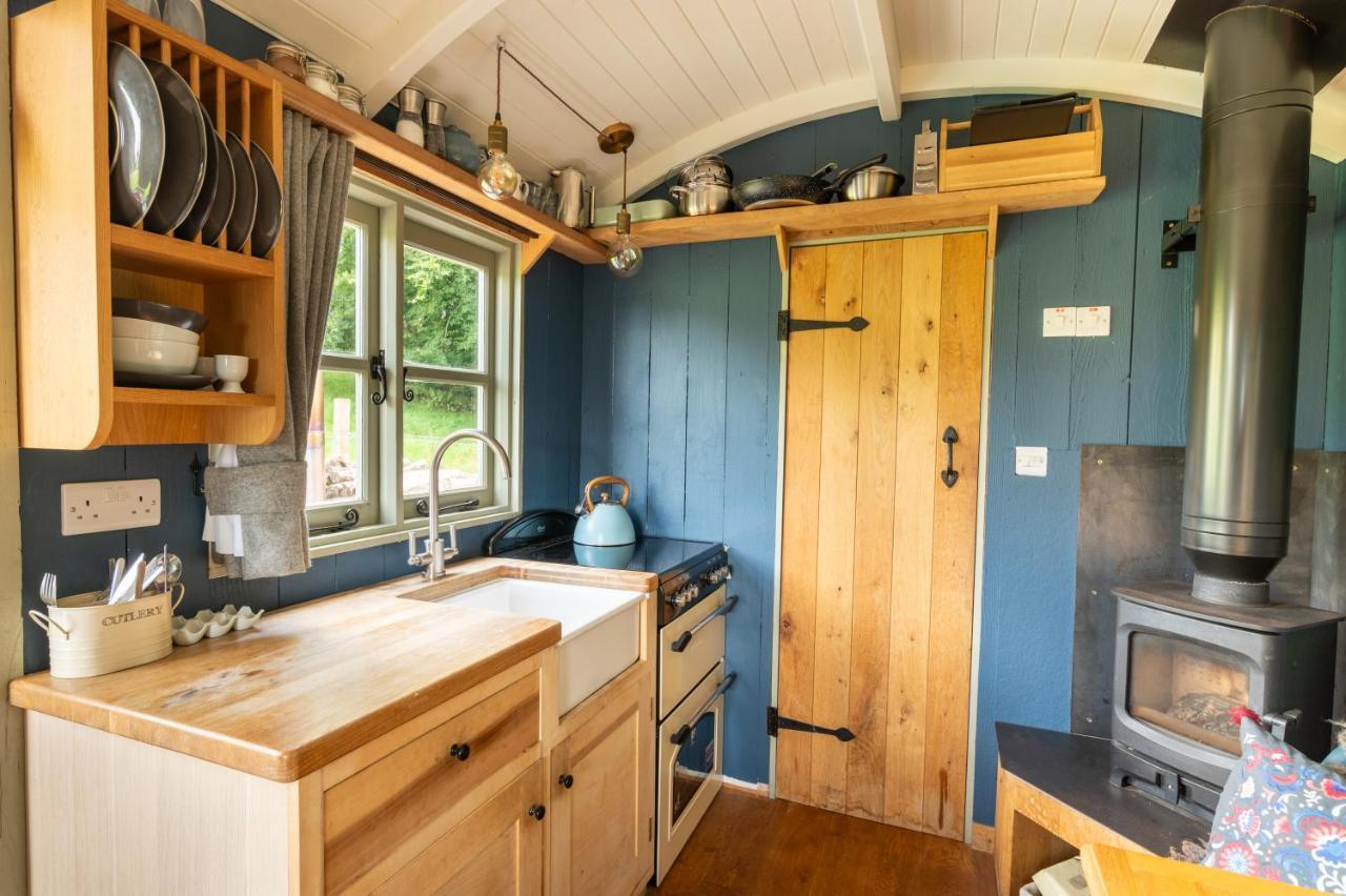 Tilbury Shepherd Huts With Hot Tubs Plus Holiday Cottages West Bagborough Eksteriør bilde