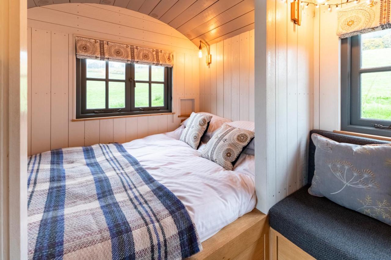 Tilbury Shepherd Huts With Hot Tubs Plus Holiday Cottages West Bagborough Eksteriør bilde